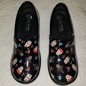 NEW easy street nurses shoes, work shoes, Halloween theme, size 8 1/2 M